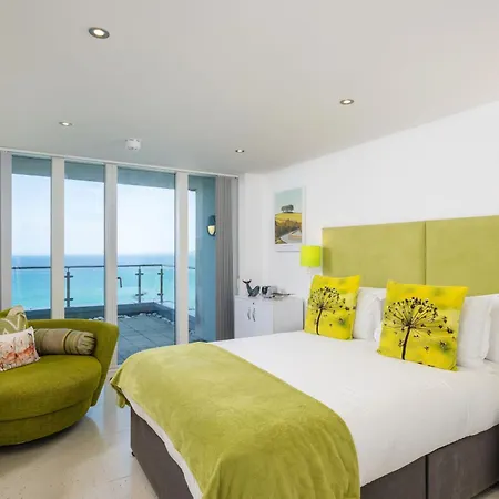 25 Rocklands In Newquay * New Quay
