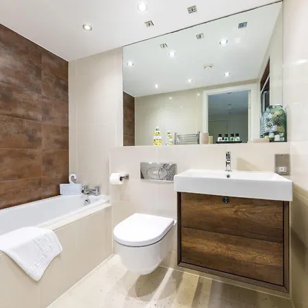 25 Rocklands In Newquay
